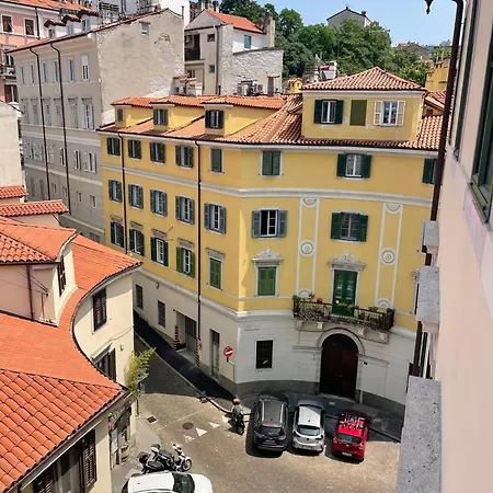 Daire Piazza Della Valle Locazione Turistica Trieste