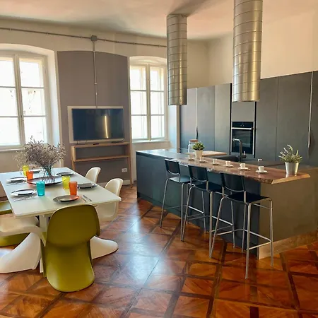 Appartement Piazza Della Valle Locazione Turistica Triëst